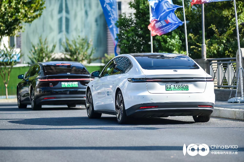 “智能化”下半场换挡提速 AI成汽车差异化竞争重要工具