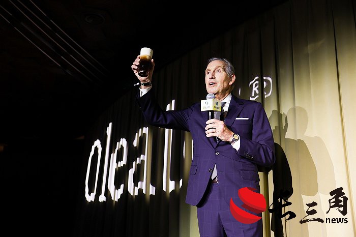 2025媒体管家：星巴克的未来制胜秘密，藏在霍华德·舒尔茨带来的新品意榄朵里