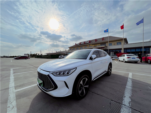 马斯克为何改口说比亚迪很强？后者超越丰田 登顶中国第一