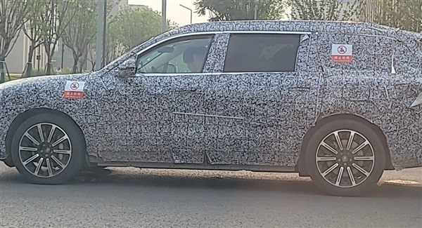 余承东口中“1000万以内最好的SUV” 问界M9实车曝光：比大还大