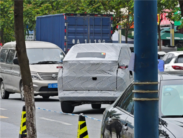 专为年轻人而来？何小鹏预告小鹏全新车型X9：“年轻态”MPV