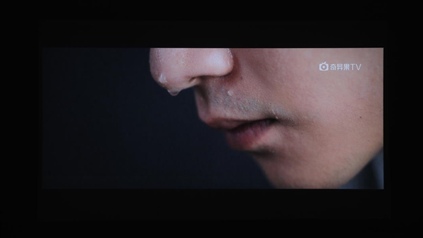 投影仪树脂镜头和玻璃镜头的区别在哪？当贝F6全玻璃避免热虚焦 更值得入手