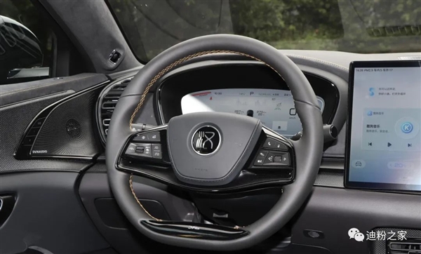 用上“最黑的黑” 比亚迪汉DM-p战神版实拍：3.7秒加速的性能怪兽