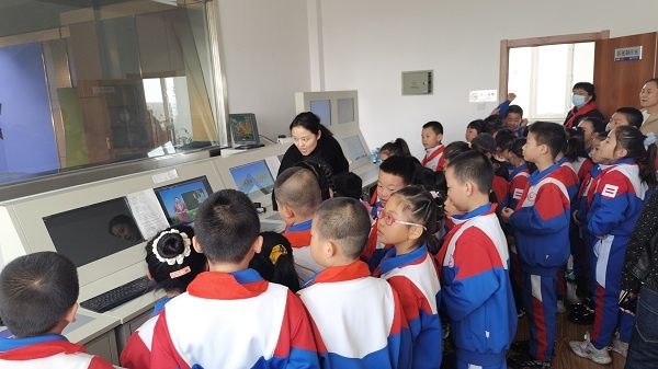 科学尽展气象万千 少年探索预见未来——西郊乡中心学校走进鸡西气象局开展研学实践活动